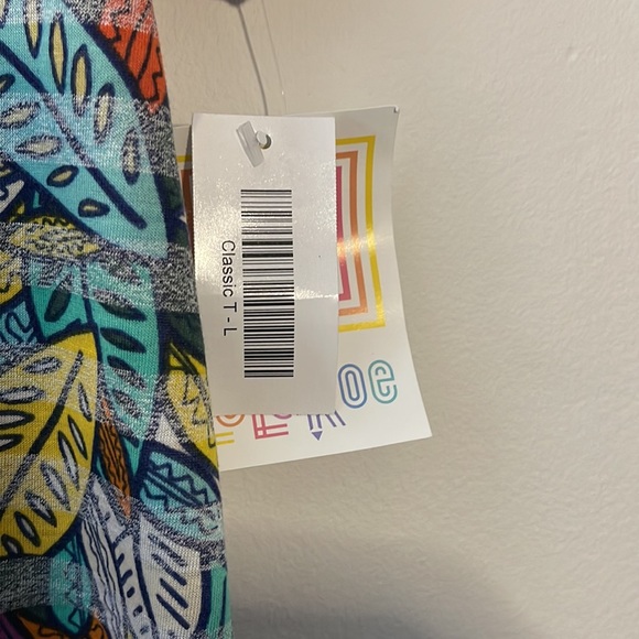 LuLaRoe - Classic T - Large, multi-color leaf pattern - Picture 4 of 4